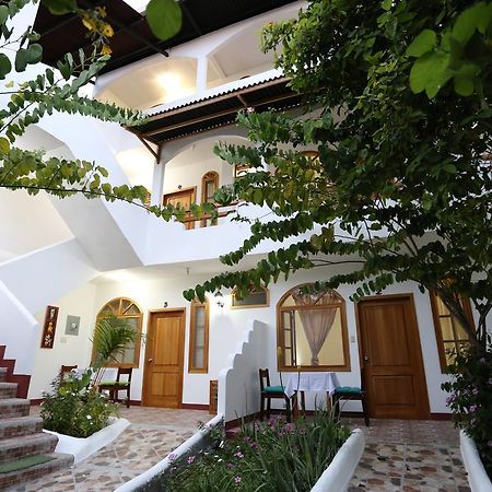 The Galapagos Pearl B&B Puerto Ayora  Buitenkant foto