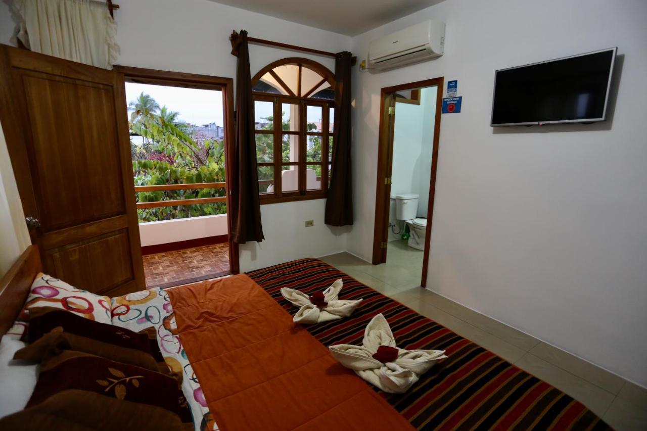 The Galapagos Pearl B&B Puerto Ayora  Buitenkant foto