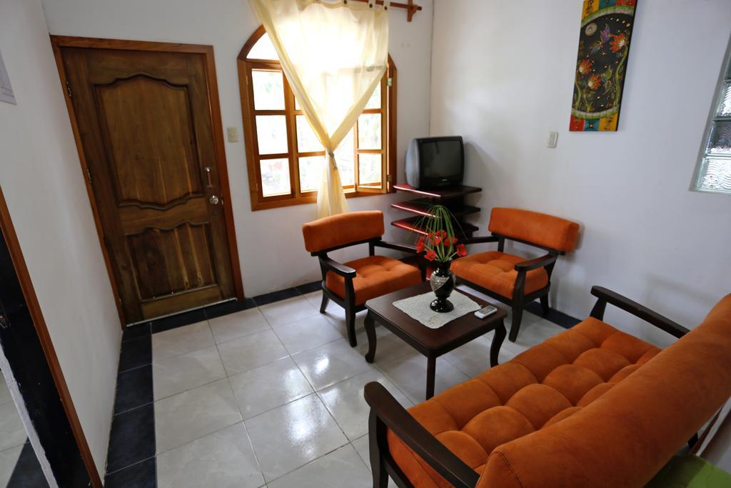 The Galapagos Pearl B&B Puerto Ayora  Buitenkant foto