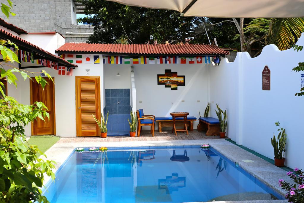 The Galapagos Pearl B&B Puerto Ayora  Buitenkant foto