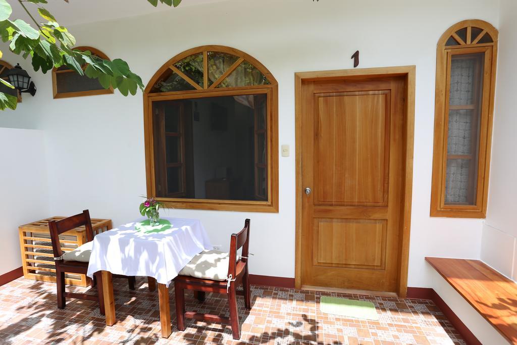 The Galapagos Pearl B&B Puerto Ayora  Buitenkant foto