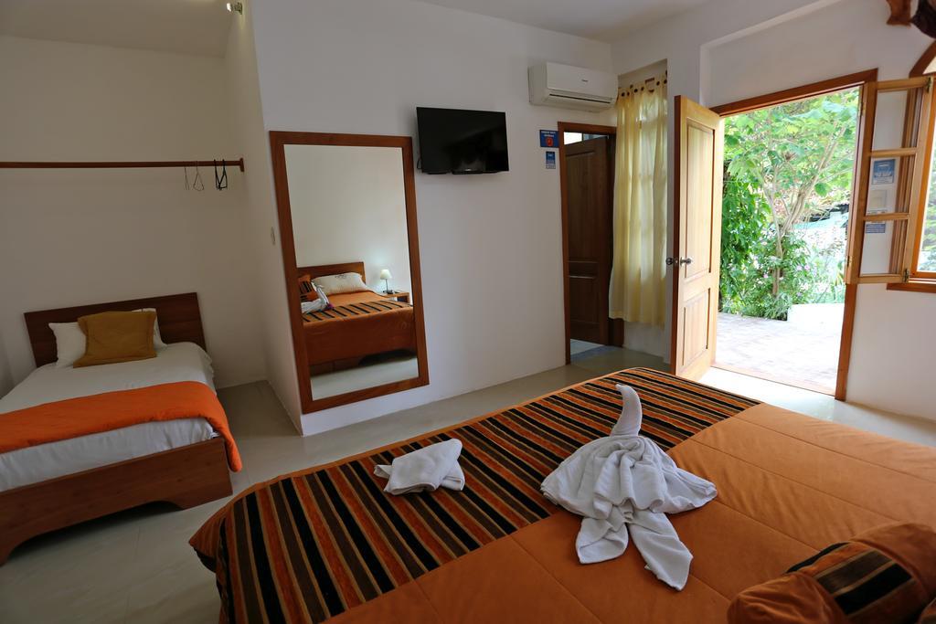 The Galapagos Pearl B&B Puerto Ayora  Buitenkant foto