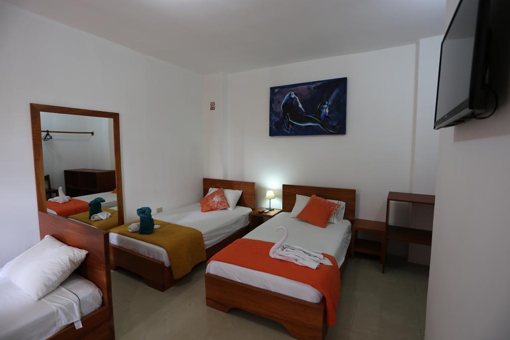 The Galapagos Pearl B&B Puerto Ayora  Buitenkant foto