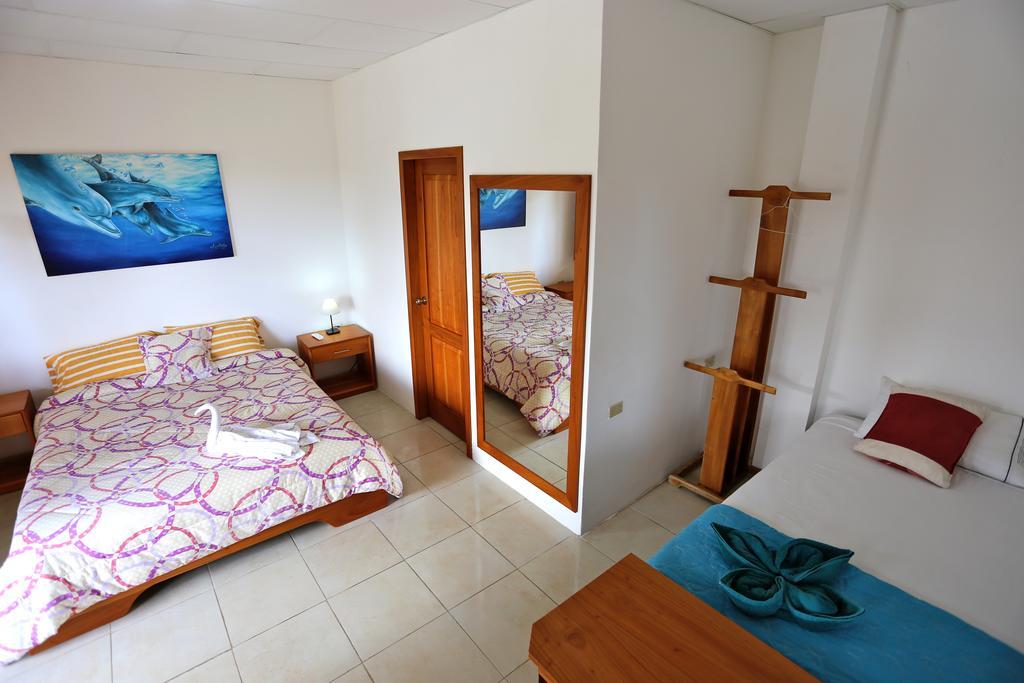 The Galapagos Pearl B&B Puerto Ayora  Buitenkant foto