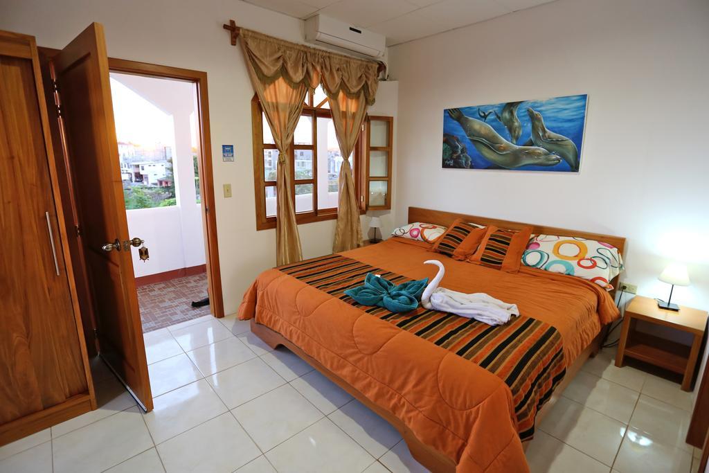 The Galapagos Pearl B&B Puerto Ayora  Buitenkant foto