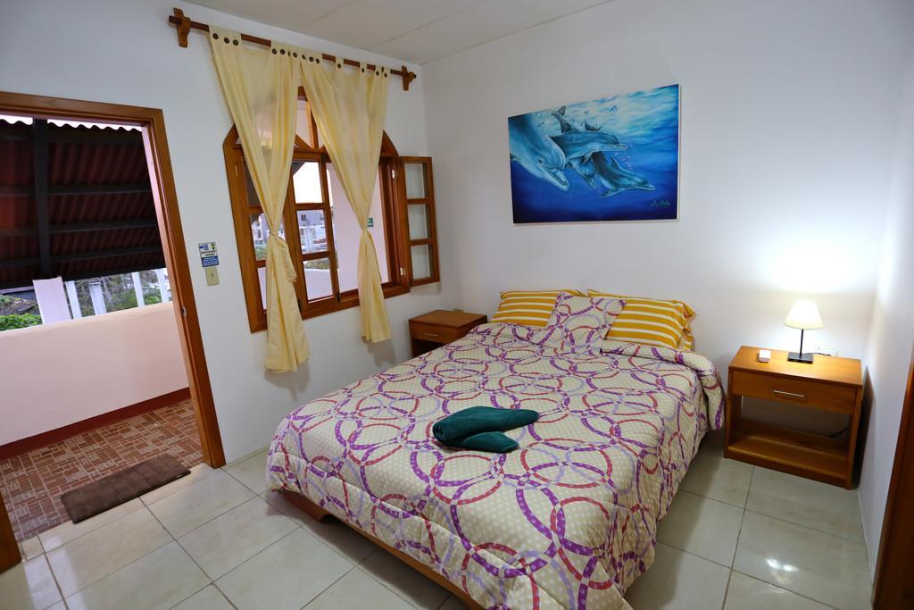 The Galapagos Pearl B&B Puerto Ayora  Buitenkant foto