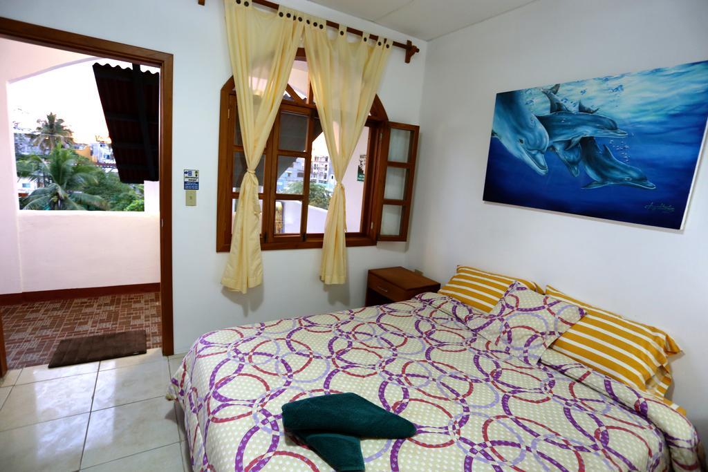 The Galapagos Pearl B&B Puerto Ayora  Buitenkant foto