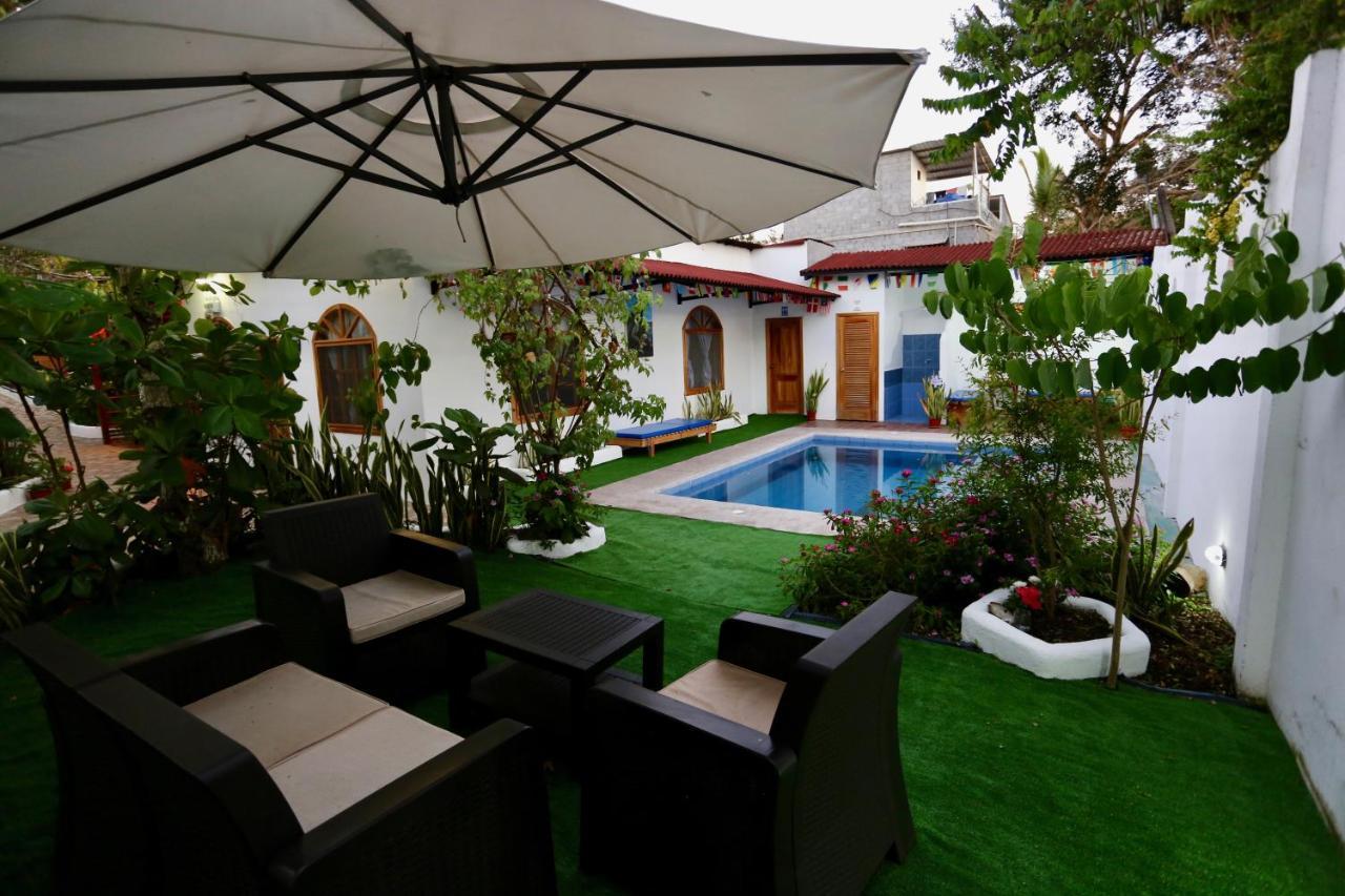 The Galapagos Pearl B&B Puerto Ayora  Buitenkant foto